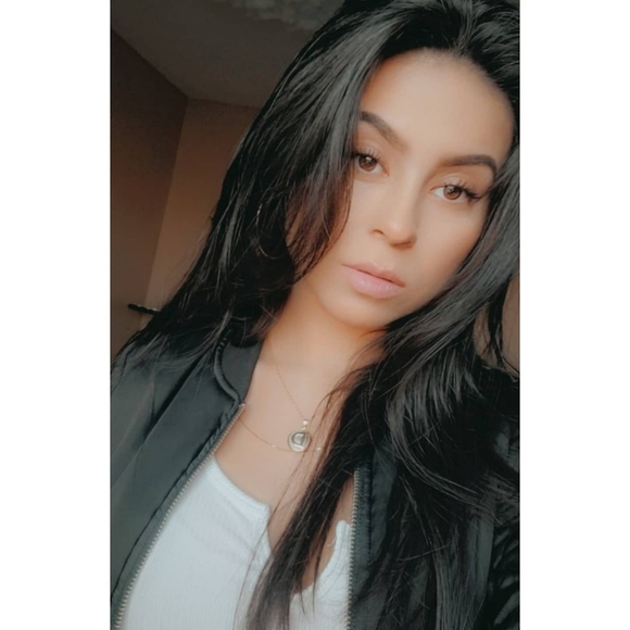 Meet your Posher, Diana - Picture 3 of 4